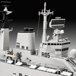 New 🤩 HMS Invincible Aircraft Carrier Falklands War w/paint & glue 1/700 Revell Germany ✔️ -megahobby Sales Store 05172 d03 hms invincible falkland war 00479.1614608313