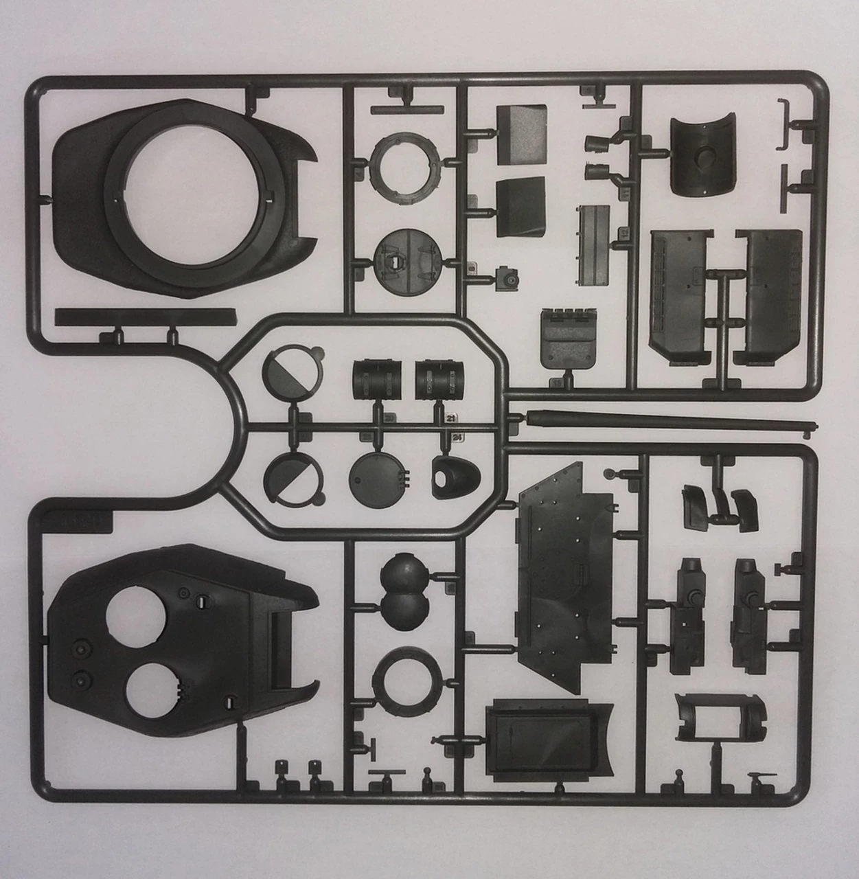 Outlet β€οΈ T-34/85 WWII Soviet Medium Tank 1/35 ICM Models π 11 Outlet β€οΈ T-34/85 WWII Soviet Medium Tank 1/35 ICM Models π - Image 11