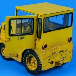 Budget 🎁 USN/DLA GC340/SM340 Tow Tractor w/Cab & Photo-Etch 1/32 Aerobonus 👏
