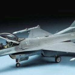 Best deal 😀 F-16CJ (Block 50) Fighting Falcon Fighter 1/72 Tamiya 👍