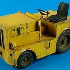 Hot Sale 👏 DMC Logan T40 USAF Tow Tractor 1/32 Aerobonus ⭐