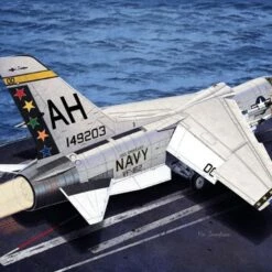Coupon 😍 USN F-8E VF-162 'The Hunters' 1/72 Academy 🤩