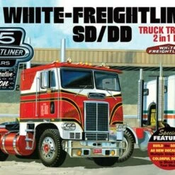 Best reviews of ❤️ White Freightliner SD/DD Tractor Cab 75th Anniversary (2 in 1) 1/25 AMT Models 💯