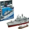 New 🤩 HMS Invincible Aircraft Carrier Falklands War w/paint & glue 1/700 Revell Germany ✔️